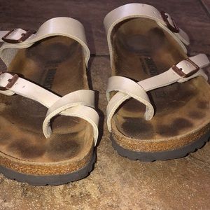 Birkenstock shiny cream sandal